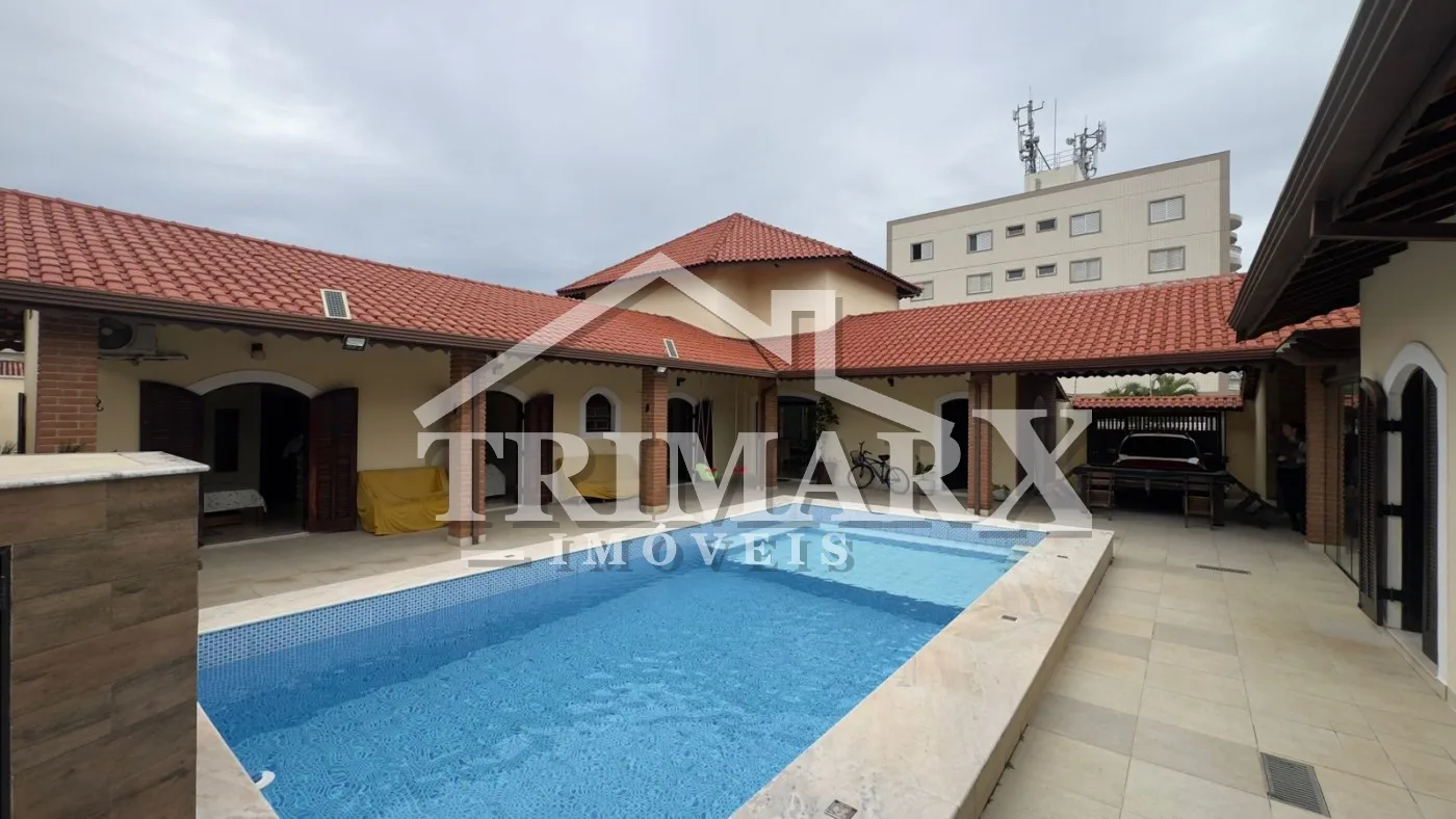 Casa Alto Padrão para Venda — Três Marias, Peruíbe