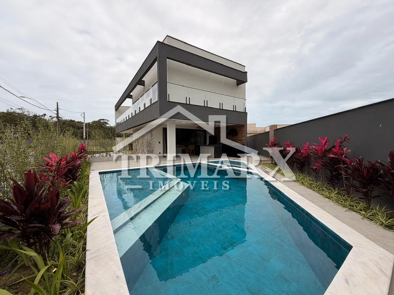 Casa Alto Padrão para Venda — Três Marias, Peruíbe