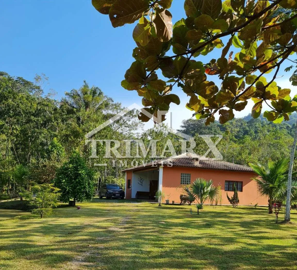 <p>Chácara no condominio fechado , Parque serra mar em Ana dias, Itariri no litoral sul de São Paulo, lado serra á 5k da