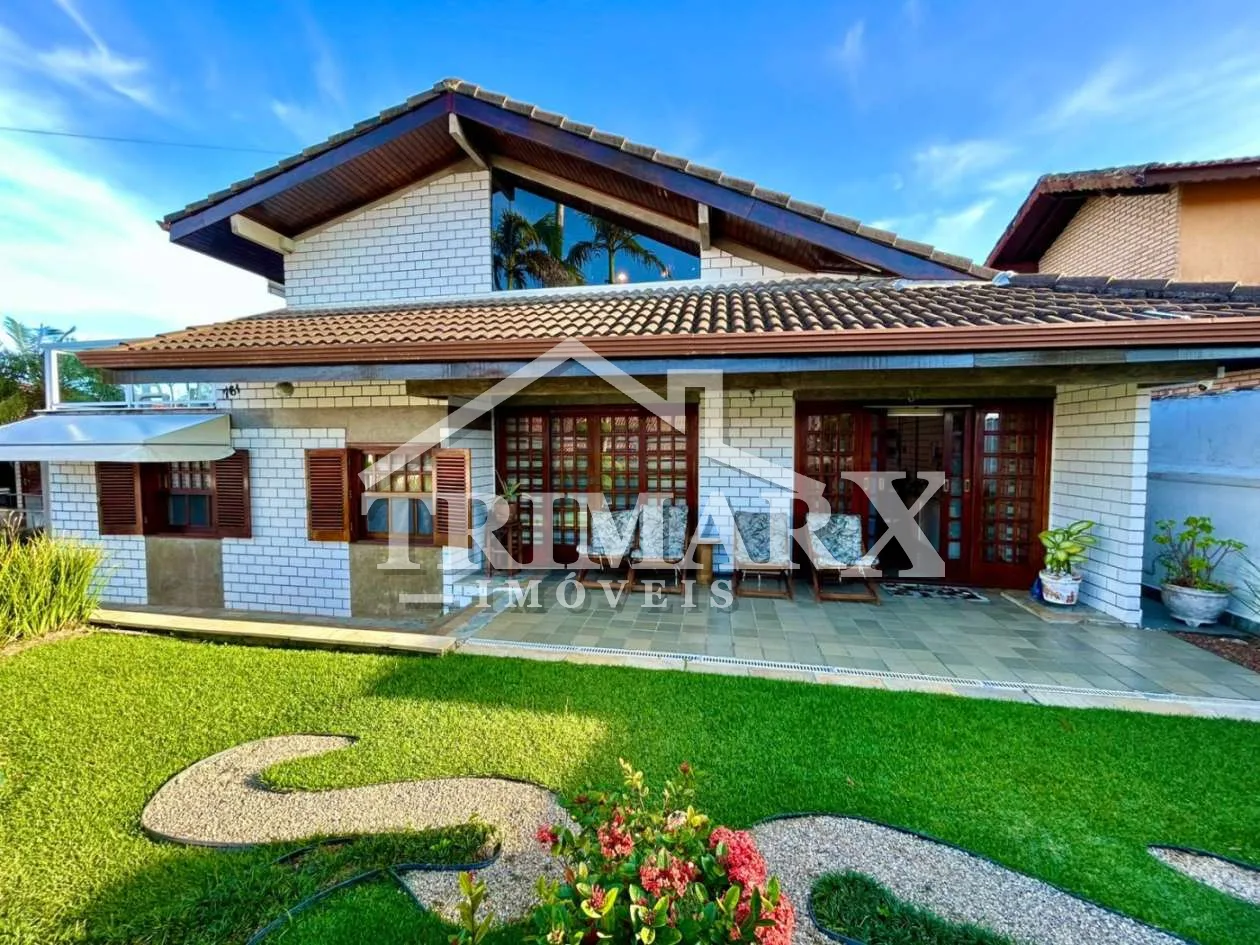 Casa Alto Padrão para Venda — Parque Turistico, Peruíbe