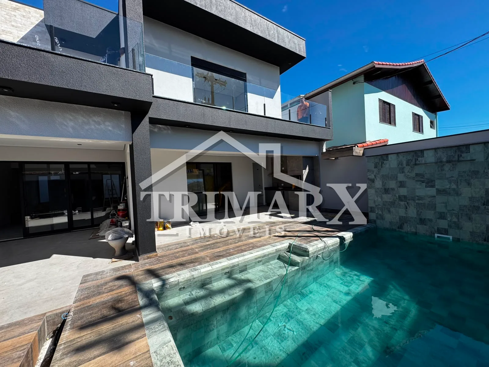 Casa Alto Padrão para Venda, Peruíbe / SP, a 150 metros do mar.