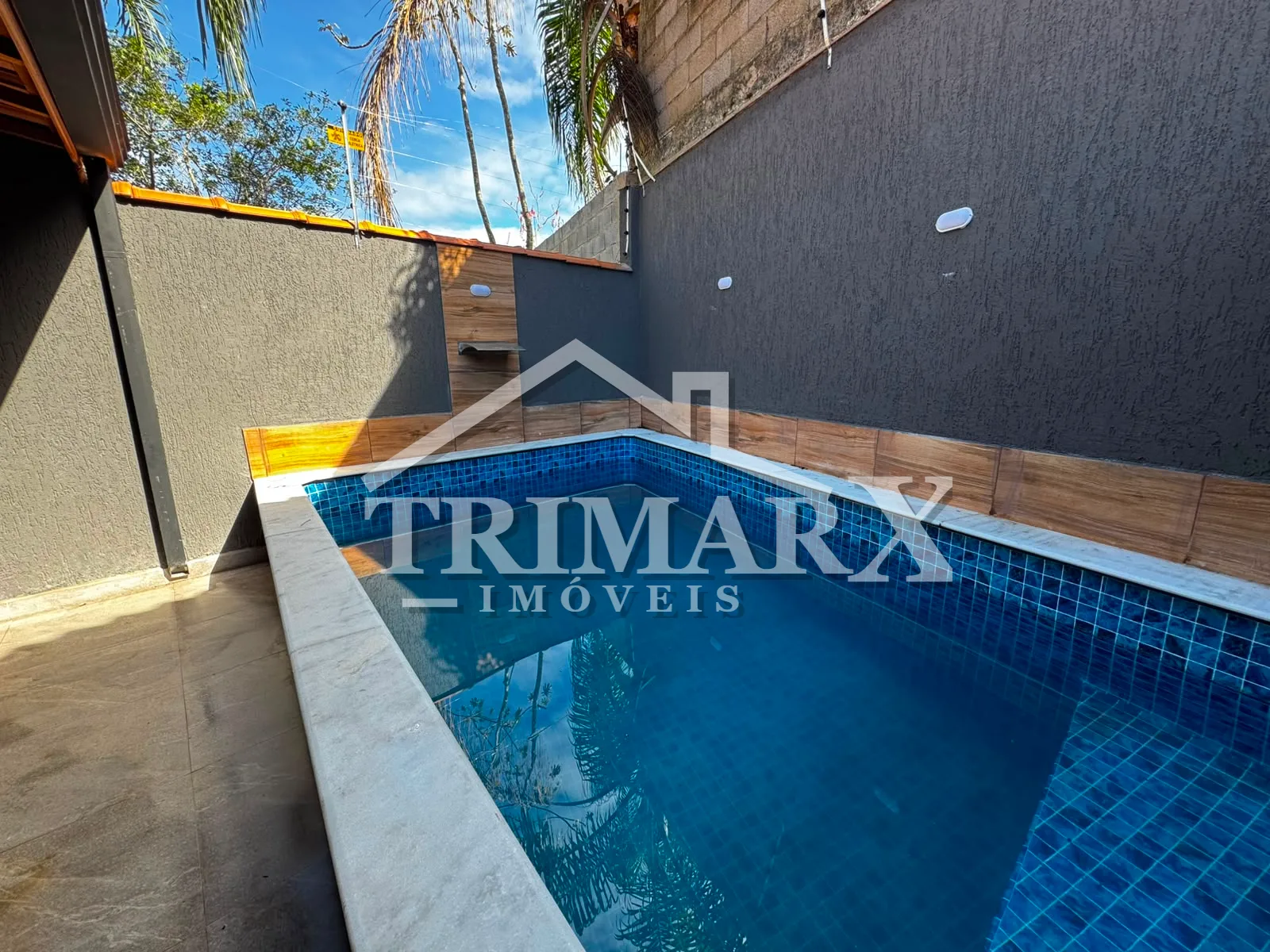 Casa com piscina para Venda, Itanhaém / SP,  lado praia, a 1,000 metros do mar