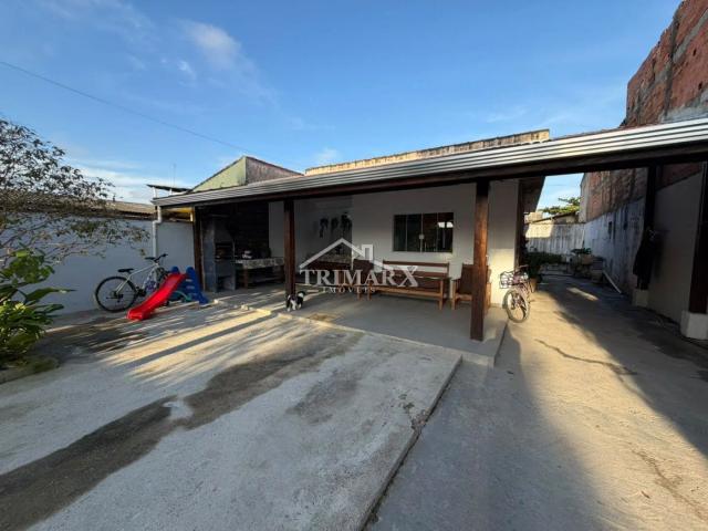 Casa no bairro Balneario Gaivota em Itanhaém, no litoral sul de São Paulo, lado serra a 300 metros da rodovia e a 2km do