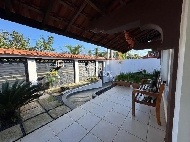 Casa no Balneário Stella Maris em Peruibe, lado praia à 100 metros do mar, em rua pavimentada. Imóvel com 258 m² de área tota — foto 4