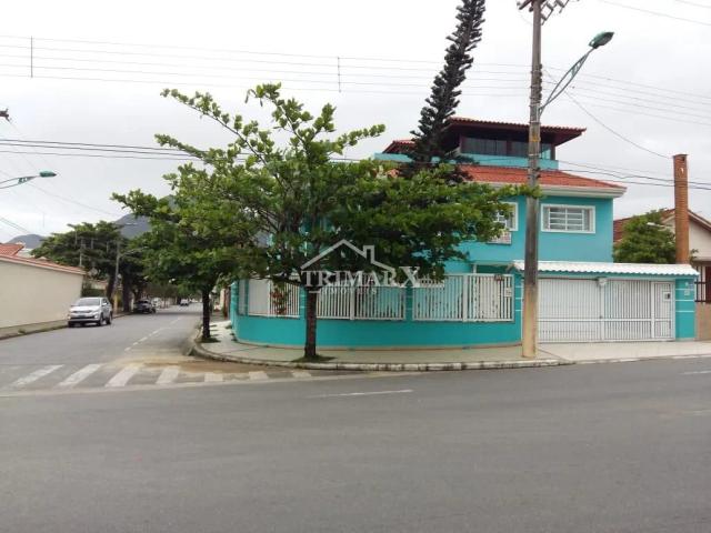 Casa no Centro de Peruibe, litoral sul de São Paulo, localizado lado praia vista mar, em rua pavimentada. Imóvel com 418 m² de área total. — foto 4