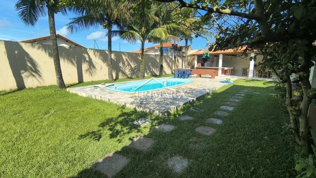 Casa no bairro Palmeiras, em Itanhaém, litoral sul de São Paulo, localizada lado praia, ficando à 50 metros do mar — foto 1