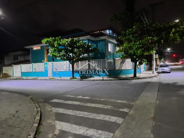 Casa no Centro de Peruibe, litoral sul de São Paulo, localizado lado praia vista mar, em rua pavimentada. Imóvel com 418 m² de área total. — foto 5