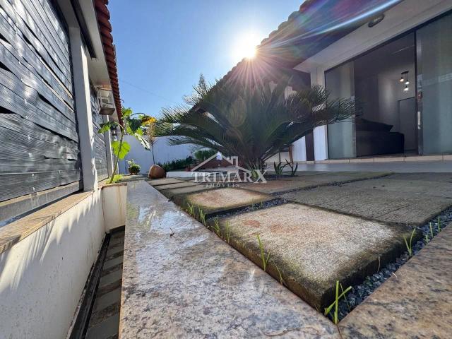 Casa no Balneário Stella Maris em Peruibe, lado praia à 100 metros do mar, em rua pavimentada. Imóvel com 258 m² de área tota — foto 3