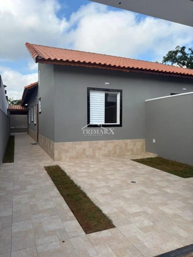 Casa no bairro Campos Elísios, em Itanhaém, ado serra à 750 metros da rodovia , em rua pavimentada. — foto 2