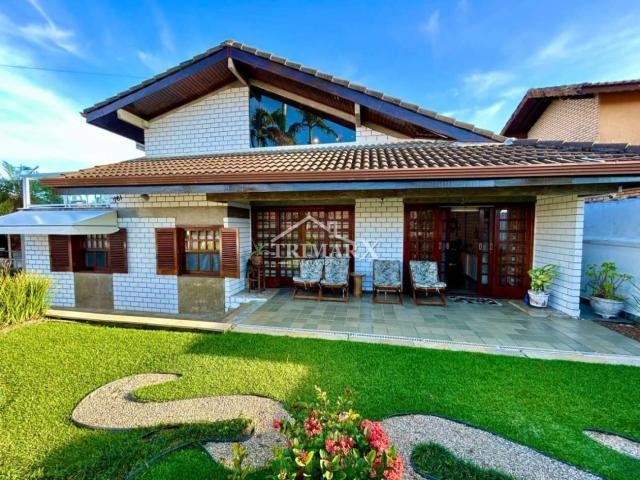 Casa Alto Padrão para Venda — Parque Turistico, Peruíbe