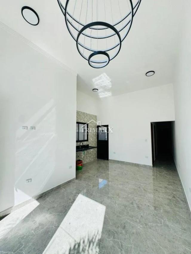 <p>Casa no Jardim Grandesp em Itanhaém, litoral sul de São Paulo, lado praia 500 metros do mar, em rua calçada — foto 3