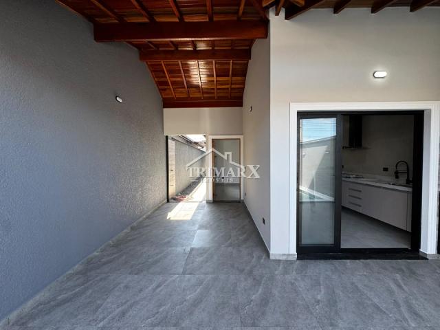 Casa no bairro Residencial Park D'aville, em Peruíbe, no litoral sul de São Paulo, lado praia, a 2.2 km metros do mar, em rua pavimentada. Imóvel com 180 m² de área total. — foto 4
