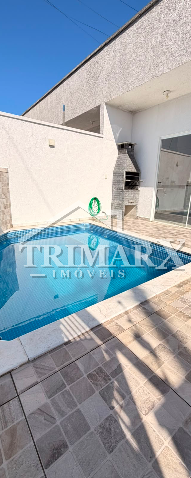 Casa para Venda, Peruíbe / SP, lado praia, a 2 km da praia, em rua pavimentada. — foto 2