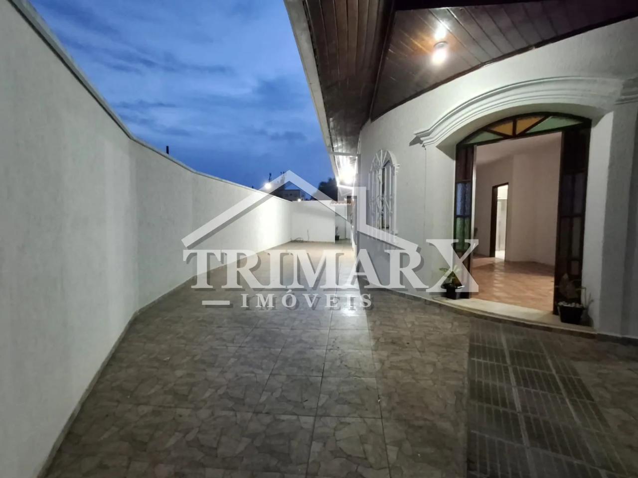 Casa para Venda, Peruíbe / SP, bairro Jardim Marcia, 3 dormitórios, sendo 2 suítes, 3 banheiros, 5 vagas de garagem, área total 261,58 m², área construída 123,50 m² — foto 1