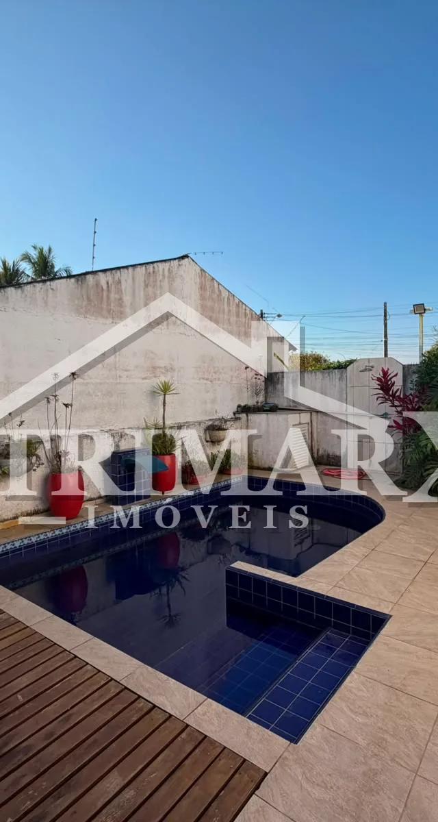 Casa com piscina para Venda, Mongaguá / SP, 2 dormitórios, sendo 1 suíte, 1 banheiro, 2 vagas de garagem,.
