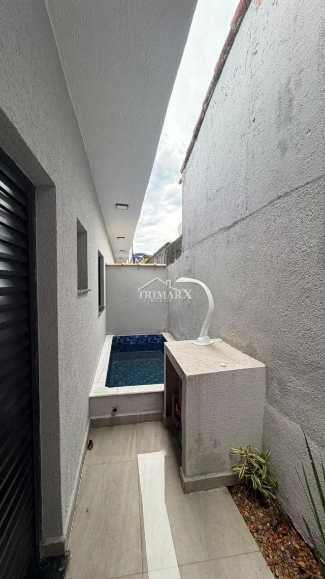 Casa em condomínio, no bairro Belas Artes, em Itanhaém, no litoral sul de São Paulo, lado praia, a 1,5 km do mar, em rua pavimentada. Imóvel com 168 m² de área total. — foto 2