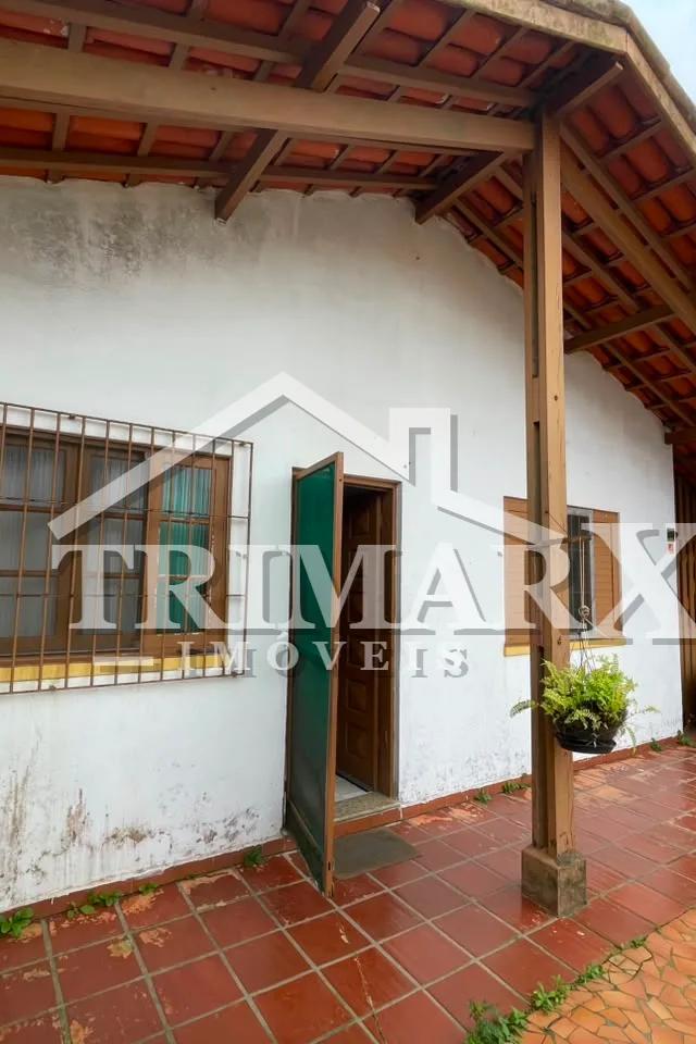 Casa para Venda, Itanhaém / SP, a 50 metros da rodovia, em rua pavimentada.