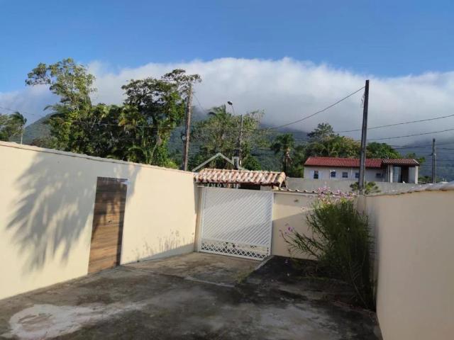 Casa no bairro Veneza, em Peruíbe. Imóvel com 150 m² de área total.