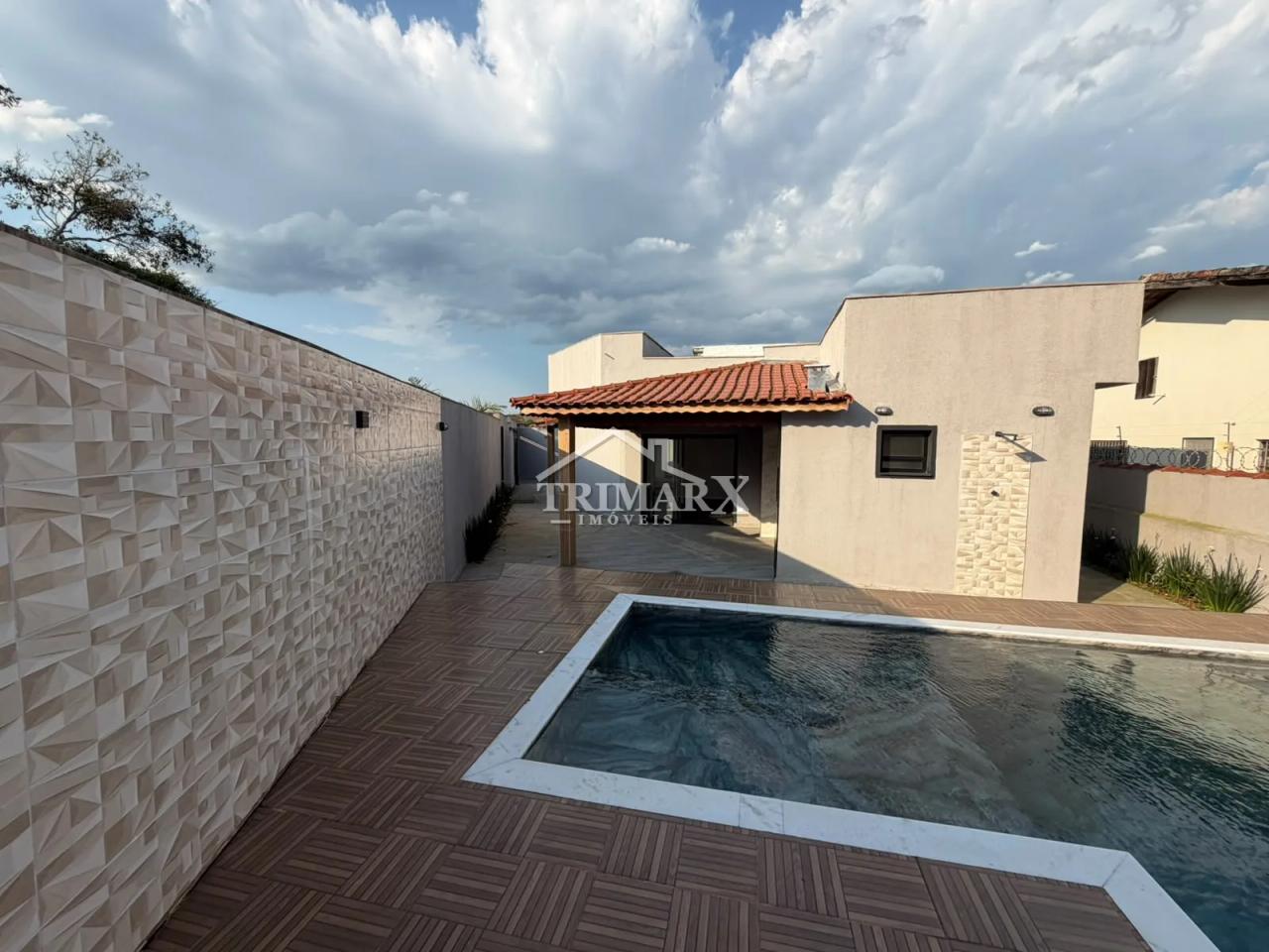 Casa no bairro Cibratel II, em Peruíbe, lado praia, a 600 metros do mar, em rua pavimentada. Imóvel com 302 m² de área total. — foto 1