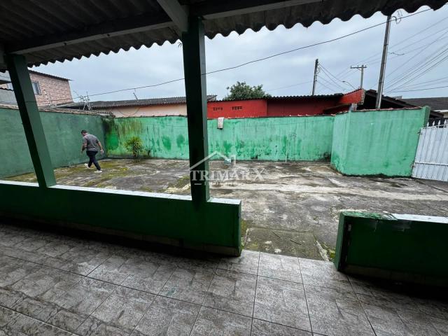 Casa no bairro Jardim Somar, em Peruibe,, lado praia, a 2 km do mar, em rua de terra. Imóvel com 125 m² de área total, — foto 4