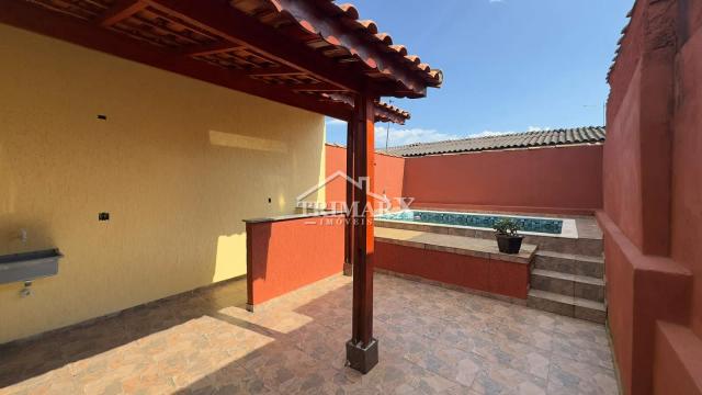 Casa no Jardim Santa Terezinha, em Itanhaém, lado serra, a 1 km da rodovia , sendo 1,5 km do mar, em rua de terra. Imóvel com 150 m² de área total. — foto 2