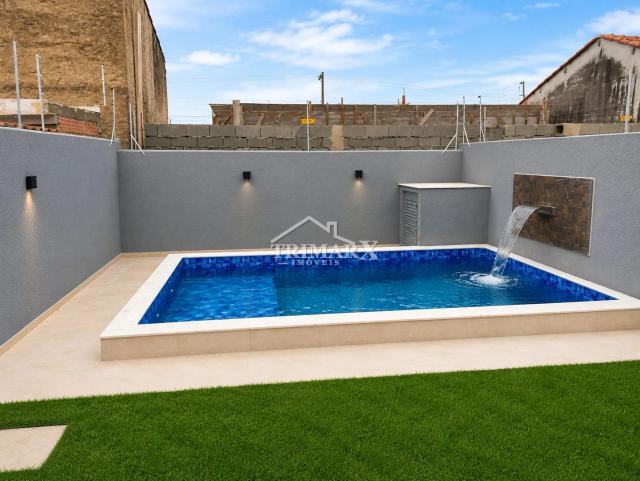 Casa no bairro São Marcos,  lado praia, a 300 metros do mar. Imóvel com 193.78 m² de área total.