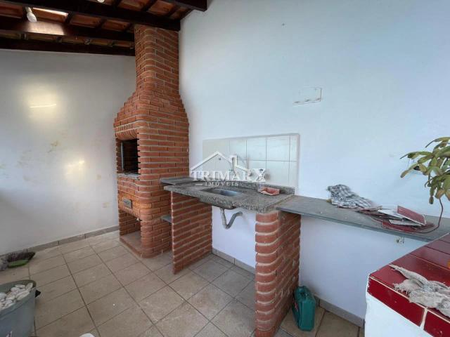 Casa no bairro Tupy, em Itanhaém, lado praia, a 50 metros do mar, em rua pavimentada. Imóvel com 250 m² de área total. — foto 4