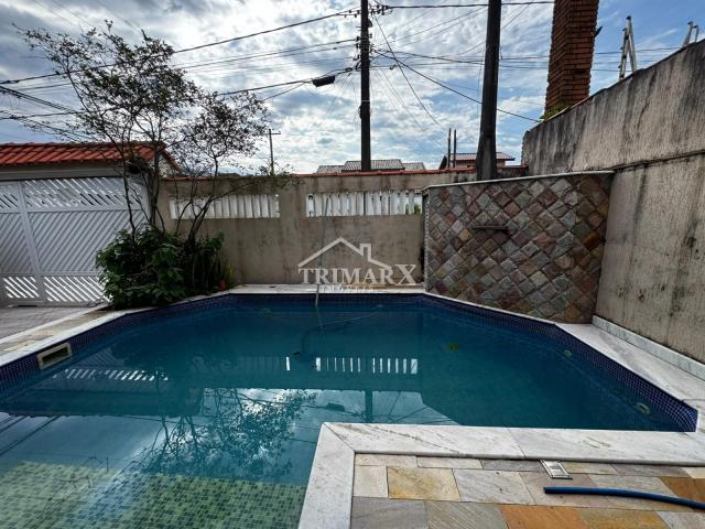 Casa no bairro São José, em Peruíbe, no litoral sul de São Paulo, lado praia, a 50 metros do mar. Imóvel com 250 m² de área total. — foto 2