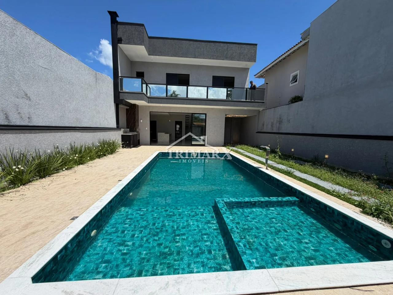 Casa no bairro Oásis, em Peruíbe, no litoral sul de São Paulo, lado praia, a 900 metros do mar, em rua pavimentada. Imóvel com 360 m² de área total. — foto 1