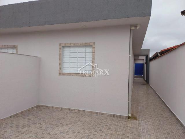 Casa no bairro Jardim Magalhões, em Itanhaém, lado serra, a 1.200 metros da rodovia, em rua pavimentada. Imóvel com 130 m² de área total. — foto 3