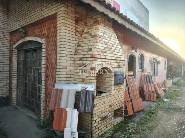 Comércio em Peruíbe,  02 salas comerciais, 02 banheiros, Salão nos fundos, Cozinha, Sala para escritório,  02 galpões. — foto 4