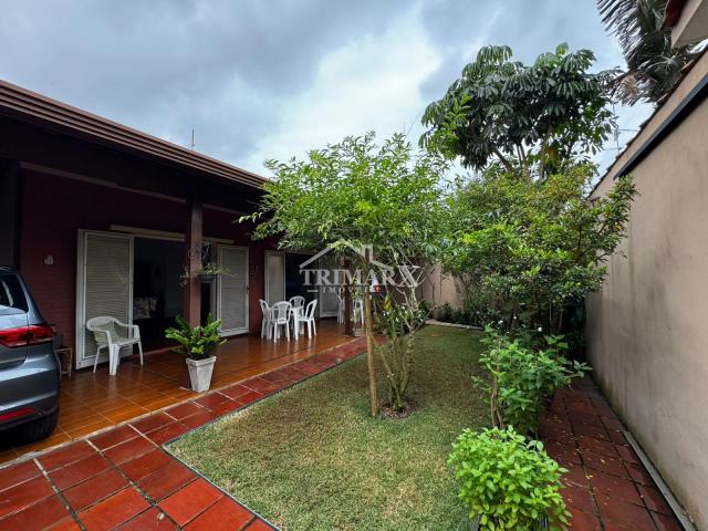 Casa no bairro Stella Maris, em Peruíbe, no litoral sul de São Paulo, lado praia, a 200 metros do mar, em rua pavimentada. Imóvel com 360 m² de área total. — foto 4