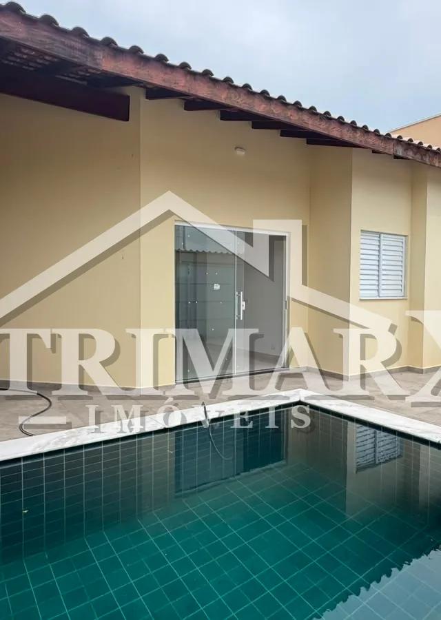 Casa para Venda, Itanhaém / SP, lado praia à 600 metros do mar, em rua pavimentada.