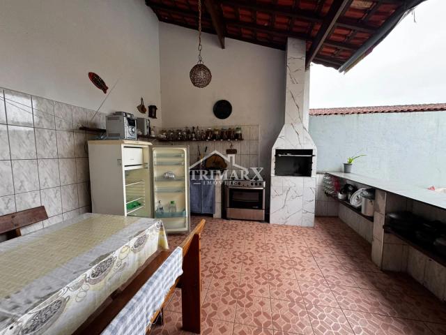 Casa no bairro Gaivota, em Itanhém, no litoral sul de São Paulo, lado praia, a 800 metros do mar, em rua de terra. Imóvel com 260 m² de área total — foto 2