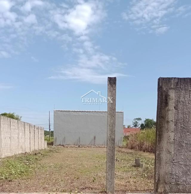 Terreno no bairro Maria Helena Novaes, em Peruíbe, litoral sul de São Paulo, lado praia, a 950 metros do mar, em rua de terra. Lote com 350 m² de área total. — foto 2