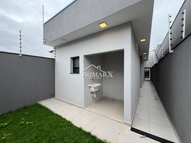 Casa no Centro, em Peruíbe, lado praia, a 700 metros do mar, em rua pavimentada. Imóvel com 125 m² de área total — foto 5