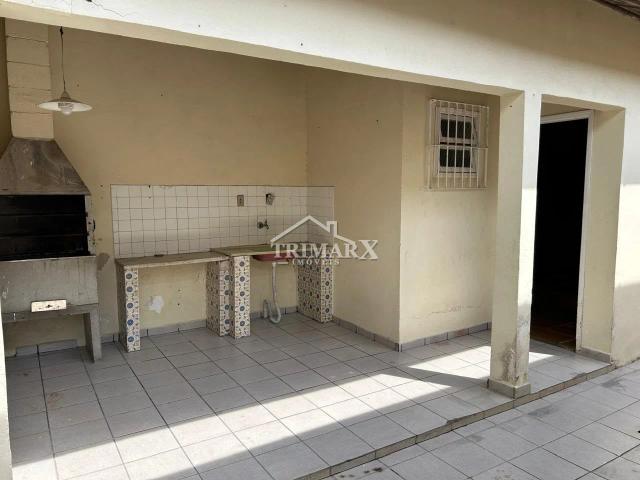 Casa no bairro Balneário Continental, em Peruíbe, no litoral sul de São Paulo, em rua pavimentada. Imóvel com 250 m² de área total. — foto 3