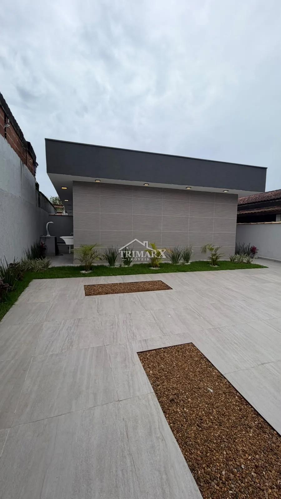 Casa em condomínio, no bairro Belas Artes, em Itanhaém, no litoral sul de São Paulo, lado praia, a 1,5 km do mar, em rua pavimentada. Imóvel com 168 m² de área total. — foto 1