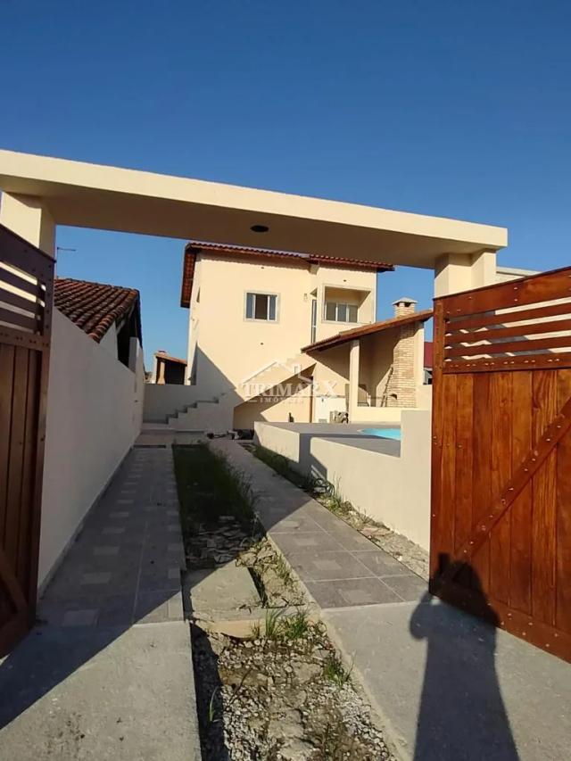 Casa sobreposta alta no bairro Bopiranga, em Itanhaém, litoral sul de São Paulo, lado praia, a 600 metros do mar, em rua pavimentada. Imóvel possui 70,65 m² de área util. — foto 4